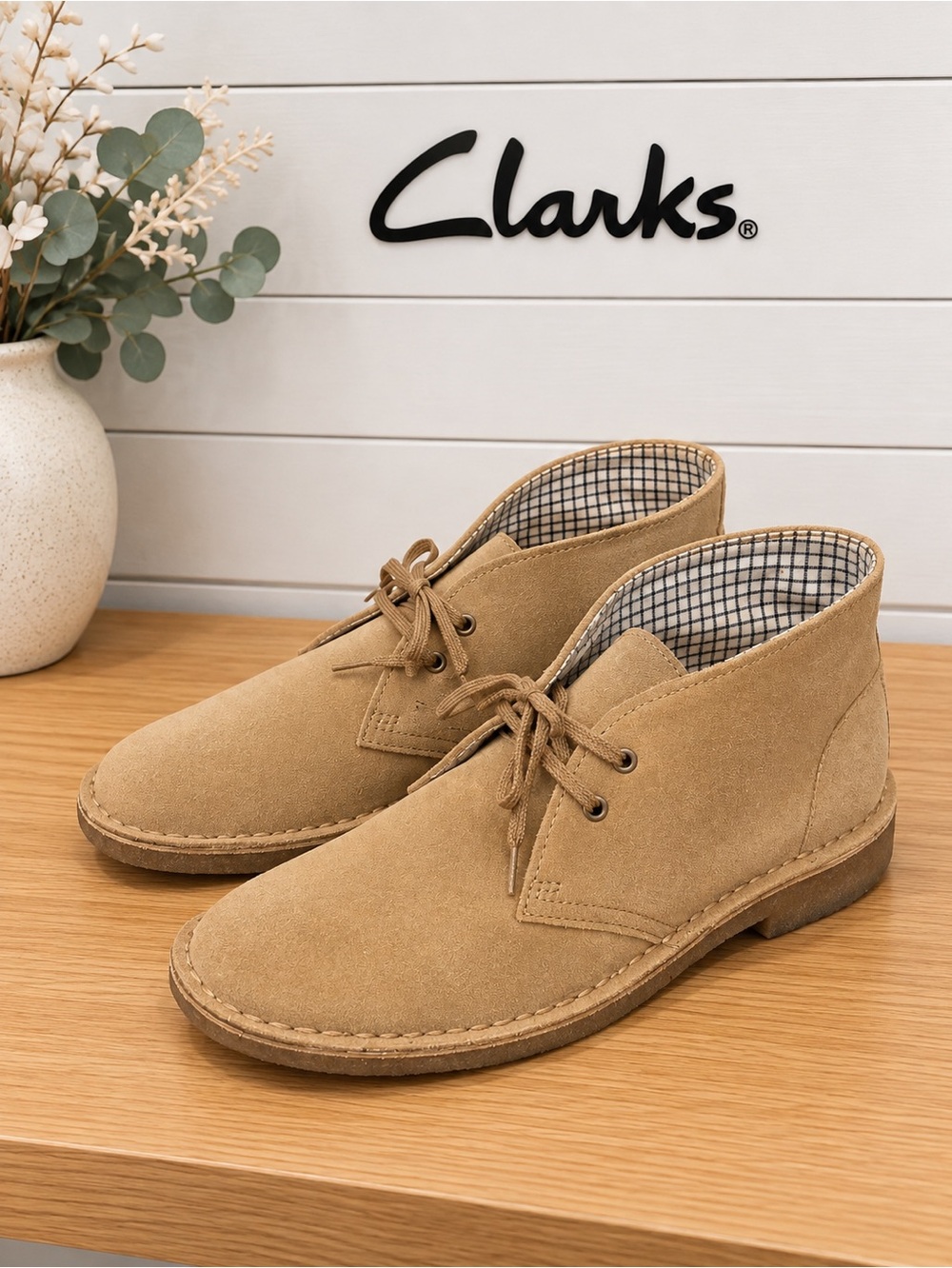 Clarks Originals Desert Boots in Tan Suede – Size 8.5